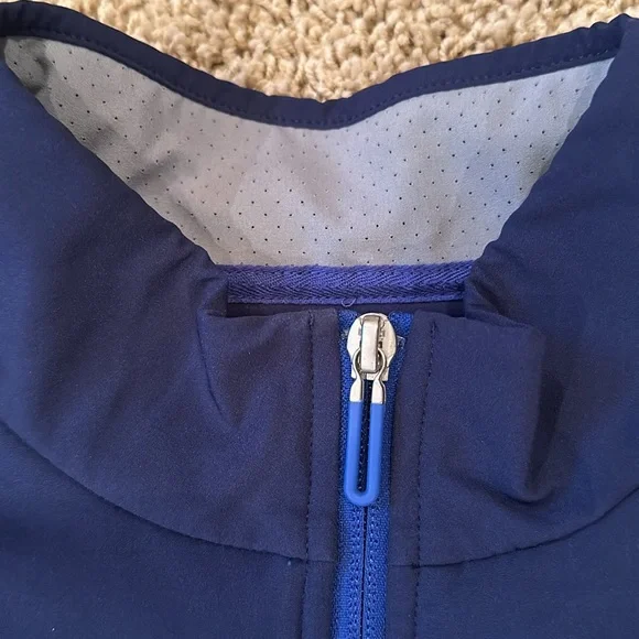 Vineyard Vines 1/4 Zip Fleece - Picture 4 of 6